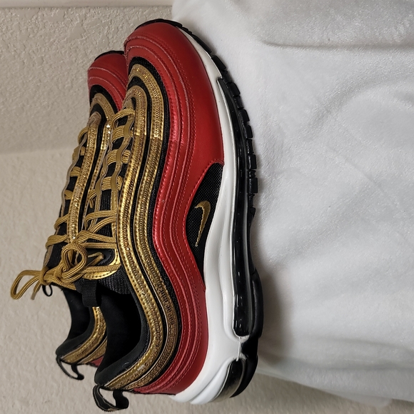 Nike Shoes - Nike Air Max 97